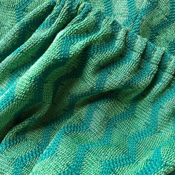 My “watermelon dress” — green zig zag pattern pull on strapless / halter dress - Picture 12 of 13